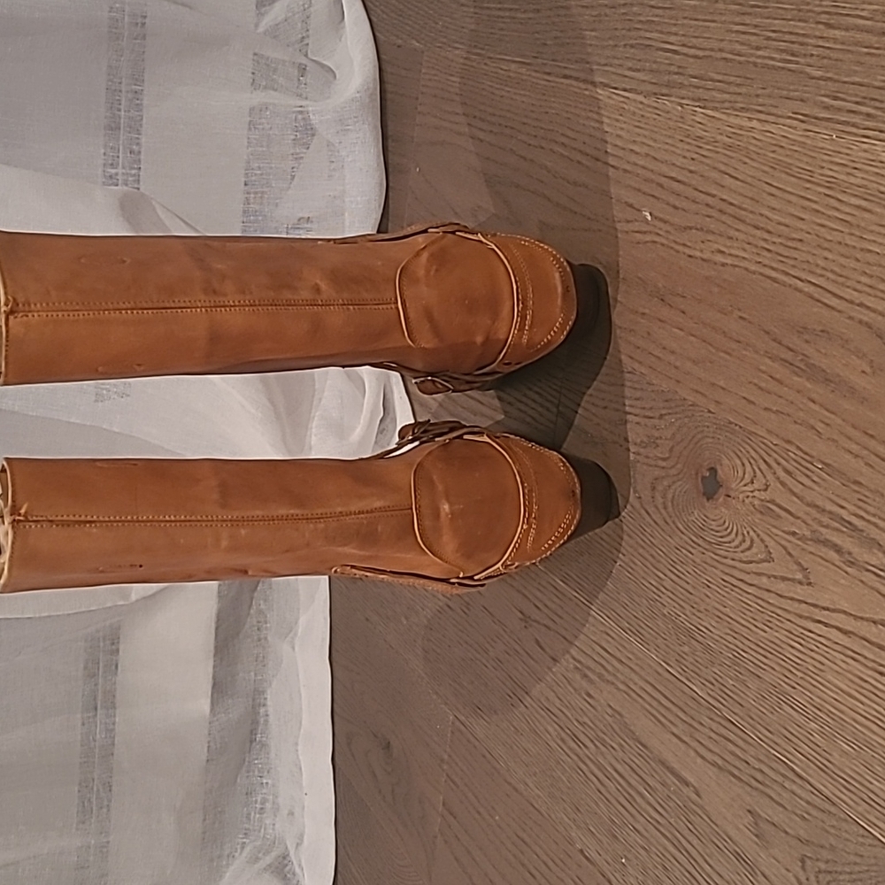 Boots - Picture 2 of 5